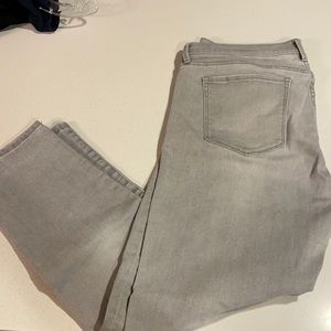EUC Banana Republic grey distressed skinny ankle jeans